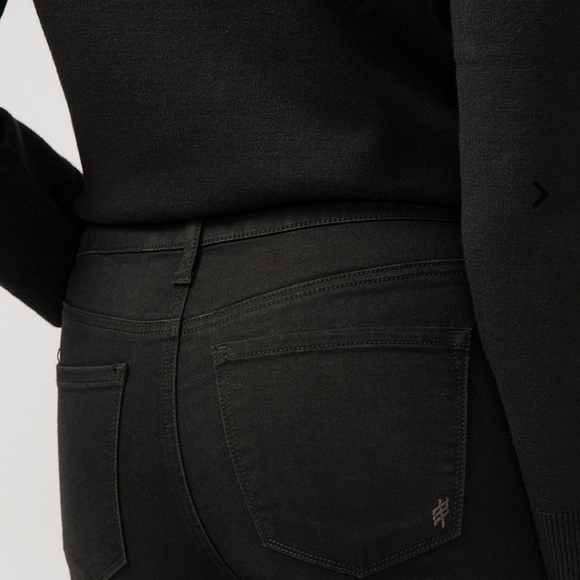 Silver Jeans Women's Black Flare Jeans - Picture 3 of 5